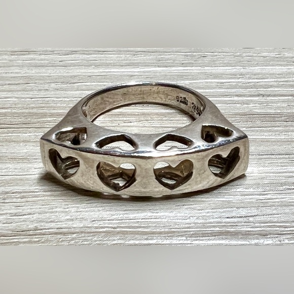 Vintage Designer Signed Sterling Silver Open Heart Tall Dome Ring, Size 6, 5.1g - Picture 3 of 15
